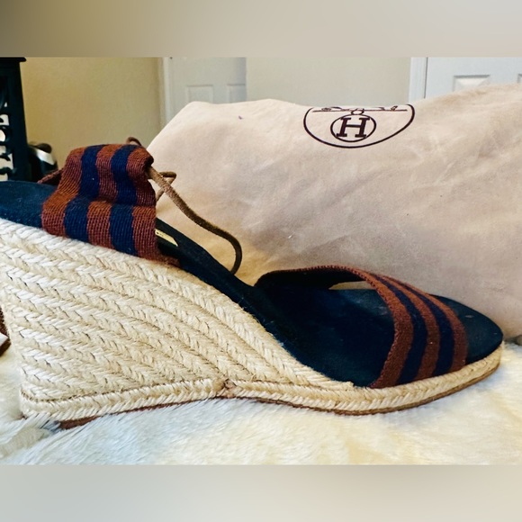 Hermes Leather Knot Wedge Sandals - Picture 4 of 16